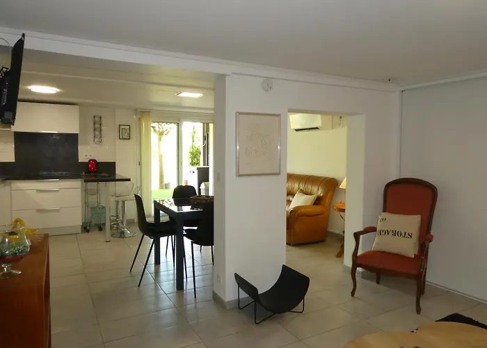 Les Platanes بيت للعطل *